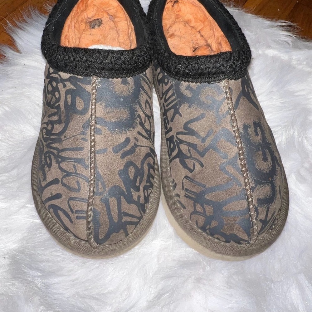 Ugg Tasman slides size 5